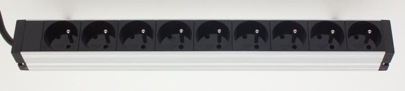 Listwa zasilająca Emiter EM/008C093 (19", 9 gniazd, 3 m)